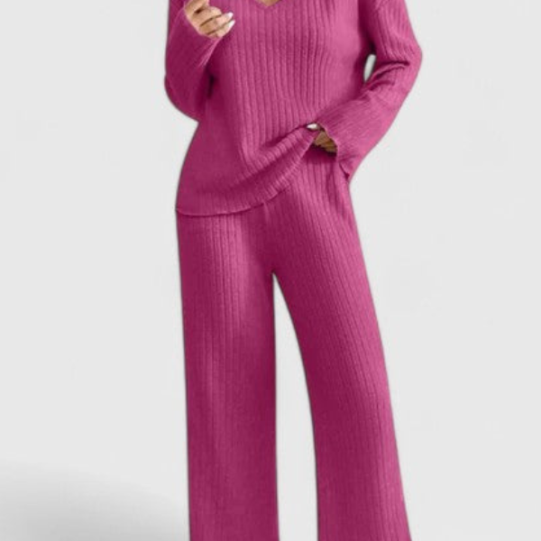 Angeline™ Comfortable Set | V-Neck Sweater and Wide-Leg Ribbed Pants