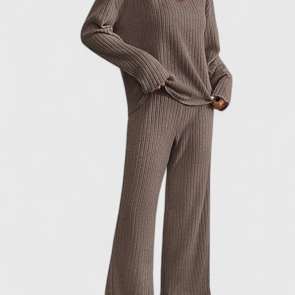 Angeline™ Comfortable Set | V-Neck Sweater and Wide-Leg Ribbed Pants